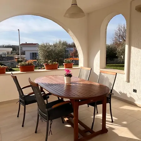 Danica & Mario アパート *