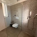 Danica & Mario דירה פורץ